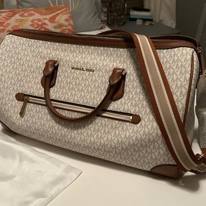 Michael Kors XL Duffle Bag Vanilla - Brand New!!!